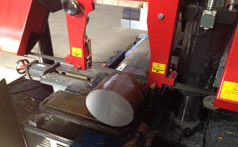 南朗镇卧式带锯床加工时出现明显振荡如何排查？